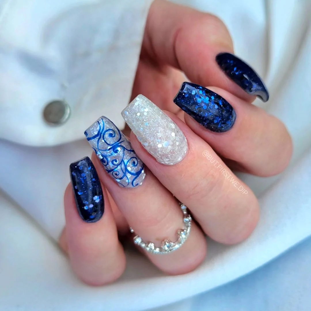 GLam blue nail